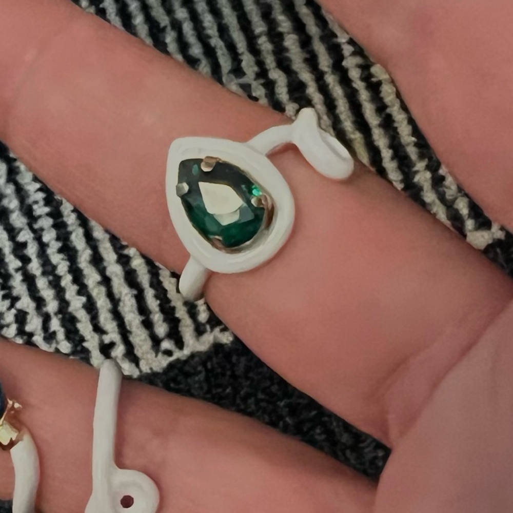 White enamel swirly ring With statement stone